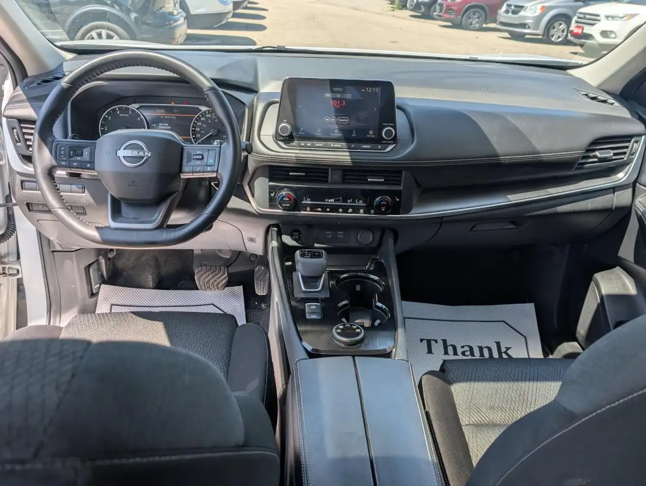 Nissan Rogue снимка Nissan Rogue