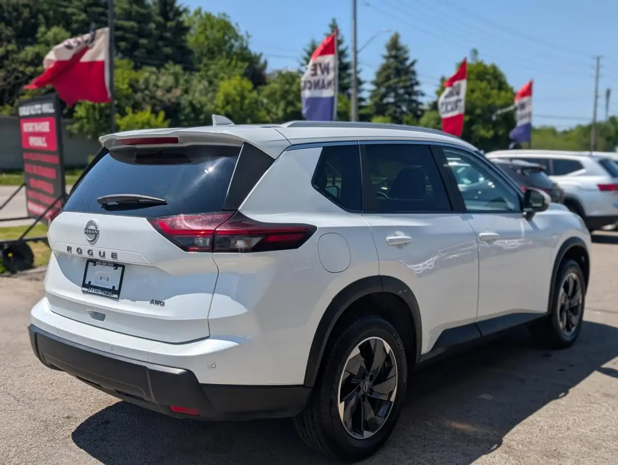Nissan Rogue снимка Nissan Rogue