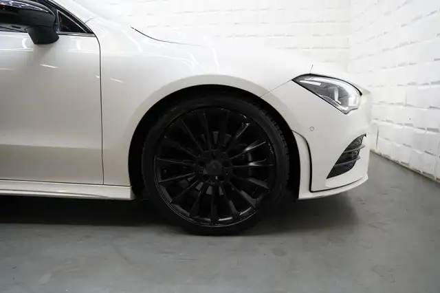 Mercedes-Benz Cla view 9