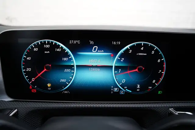 Mercedes-Benz Cla view 13