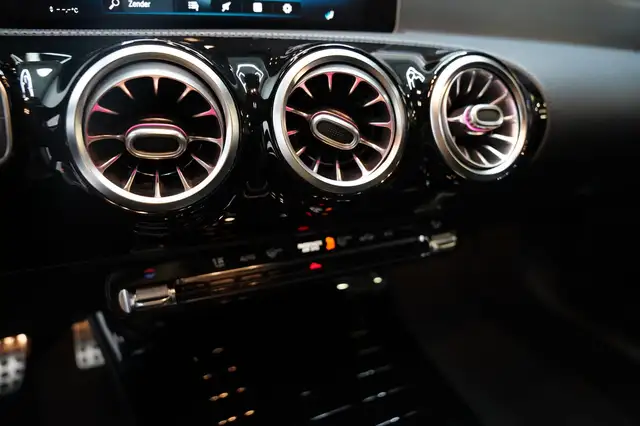 Mercedes-Benz Cla view 30