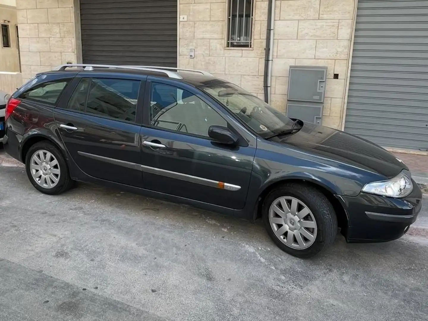 Renault Laguna Laguna Grandtour 1.9 dci Confort Dynamique Grigio - 2