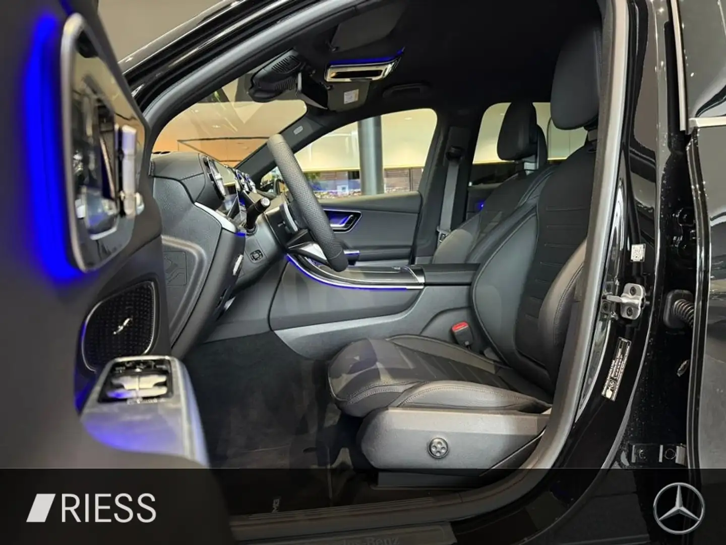 Mercedes-Benz GLC 300 e 4MATIC mit EQ Hybrid Technologie PDC Schwarz - 2