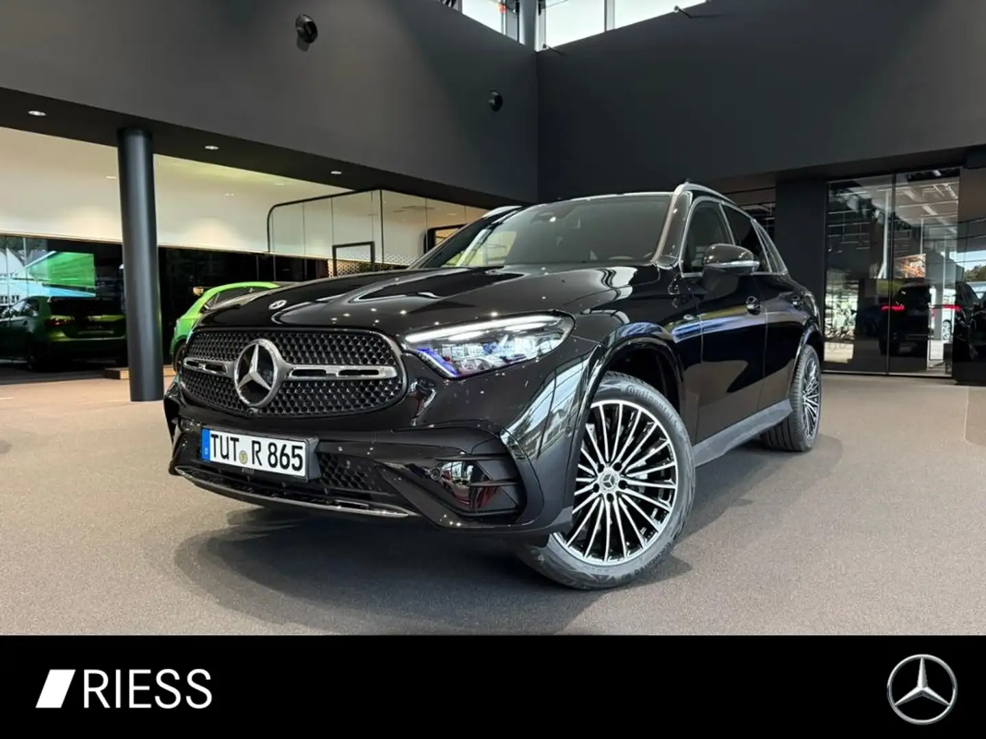 Mercedes-Benz GLC 300 e 4MATIC mit EQ Hybrid Technologie PDC Schwarz - 1
