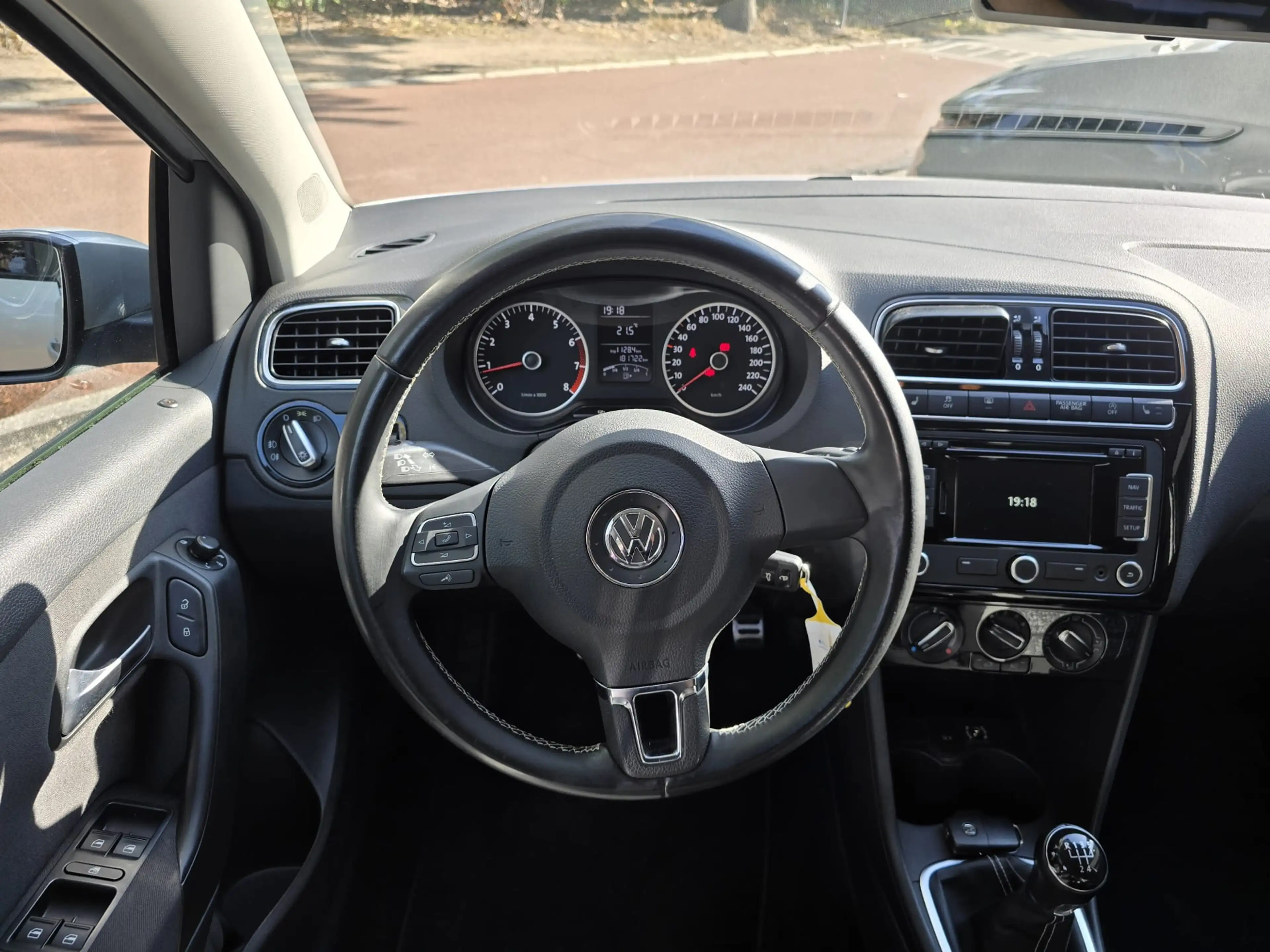 Volkswagen Polo 1.2 Easyline | 3/6 OF 12MND GARANTIE | NAVI | NW A — photo 23