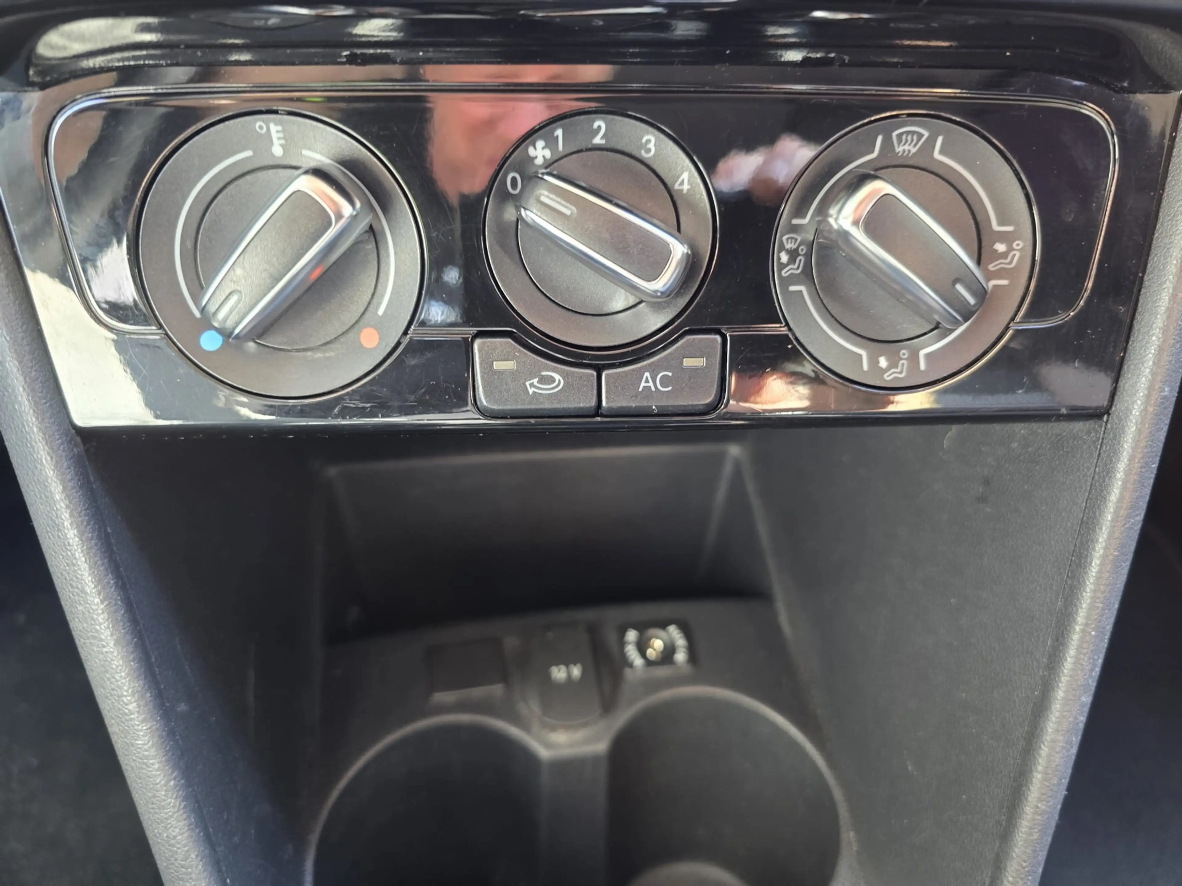 Volkswagen Polo 1.2 Easyline | 3/6 OF 12MND GARANTIE | NAVI | NW A — photo 27