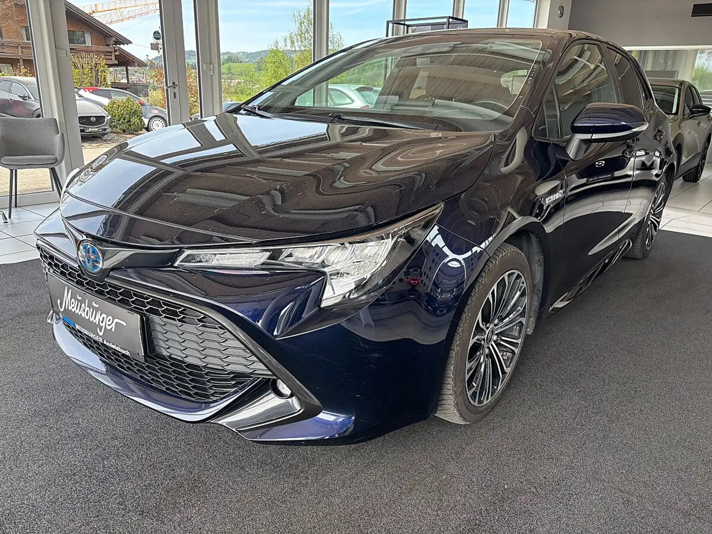 Toyota Corolla 1,8 Hybrid Active Drive Blau - 1
