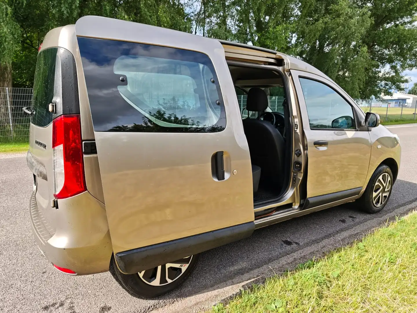 Dacia Dokker Dokker Lauréate 1,6 MPI 85 Lauréate Bronze - 2