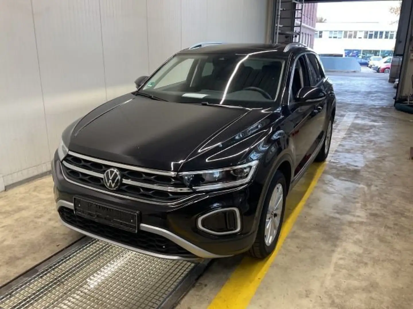 Volkswagen T-Roc 1.5 TSI Style DSG Panorama Rückfkamera Nav Schwarz - 2