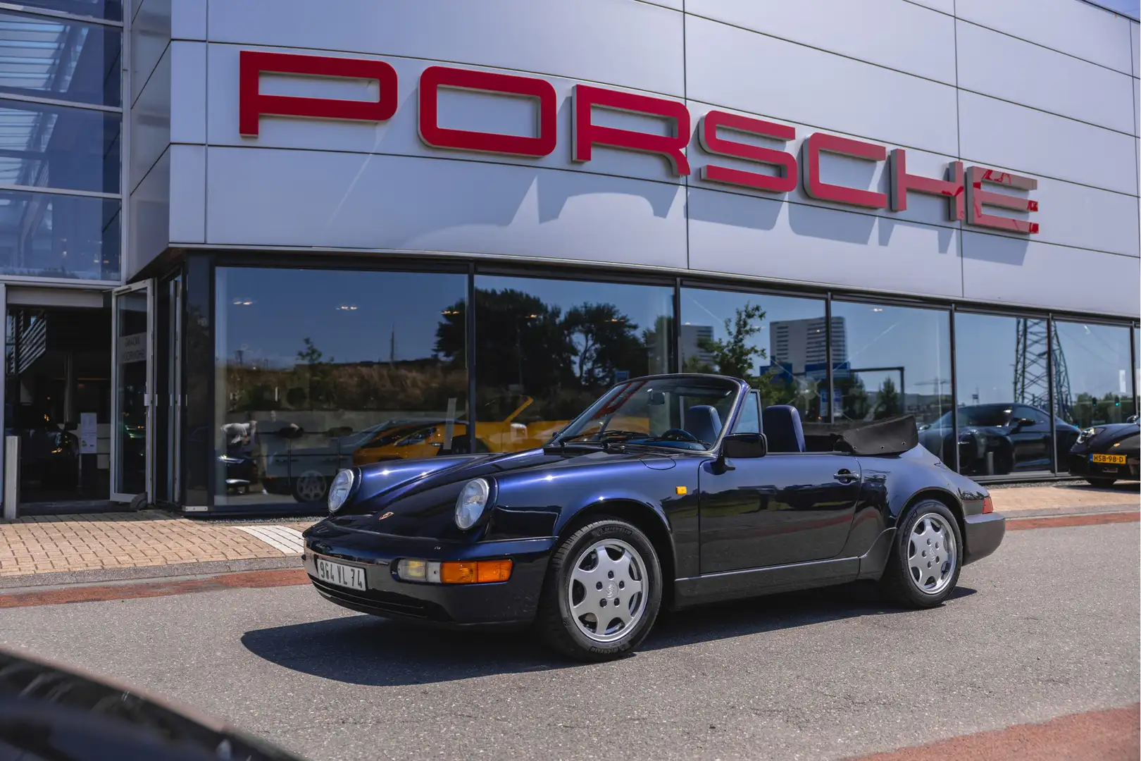 Porsche 911 Carrera Cabriolet - 1