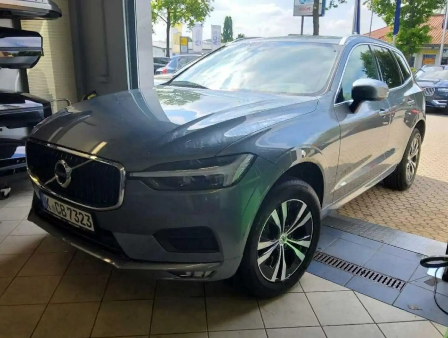 Volvo XC60 XC60 B4 D Geartronic Momentum Pro|NAVI|AHK|R-CAM - 1