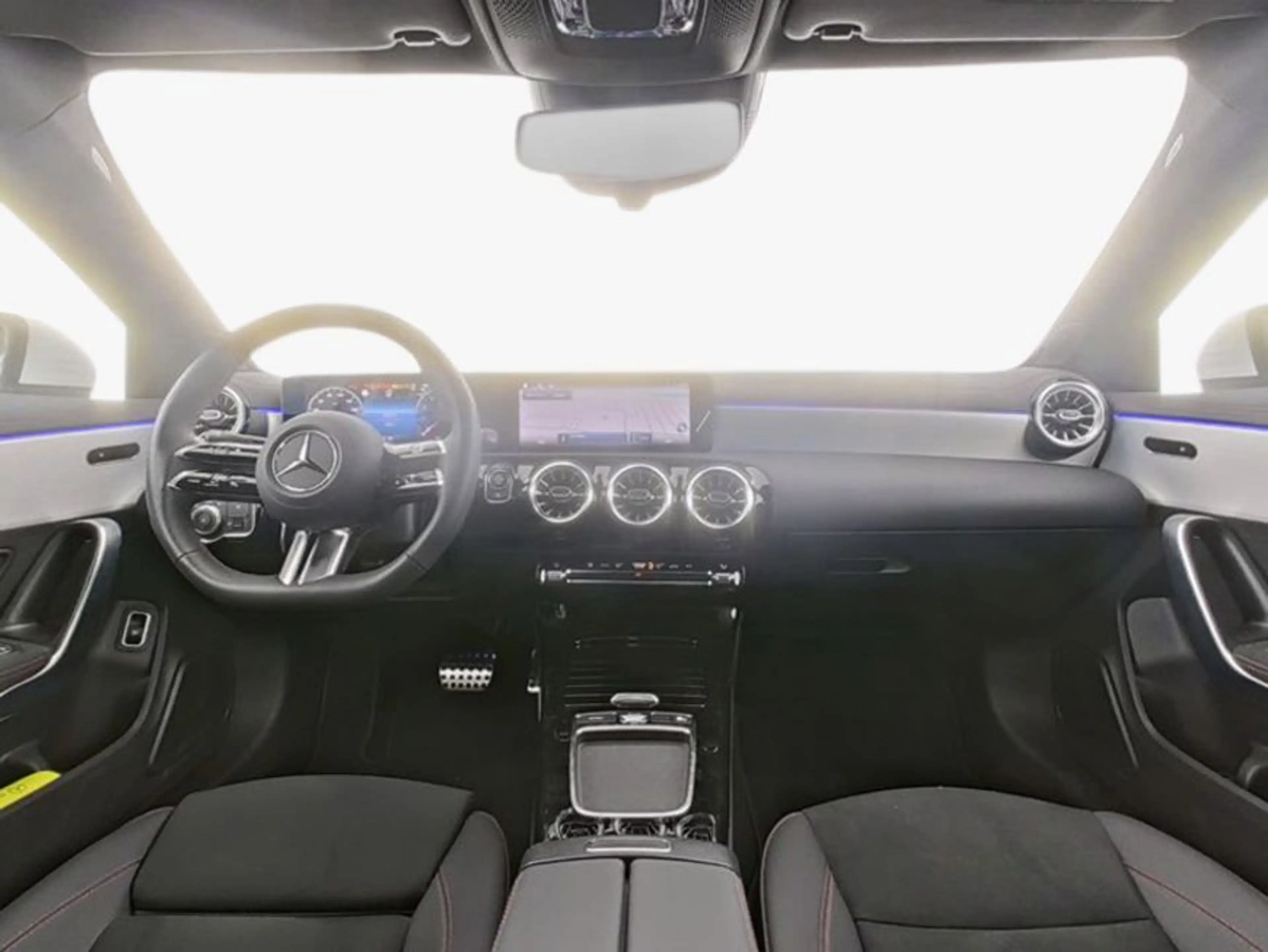 Mercedes-Benz CLA 200 CLA — photo 4