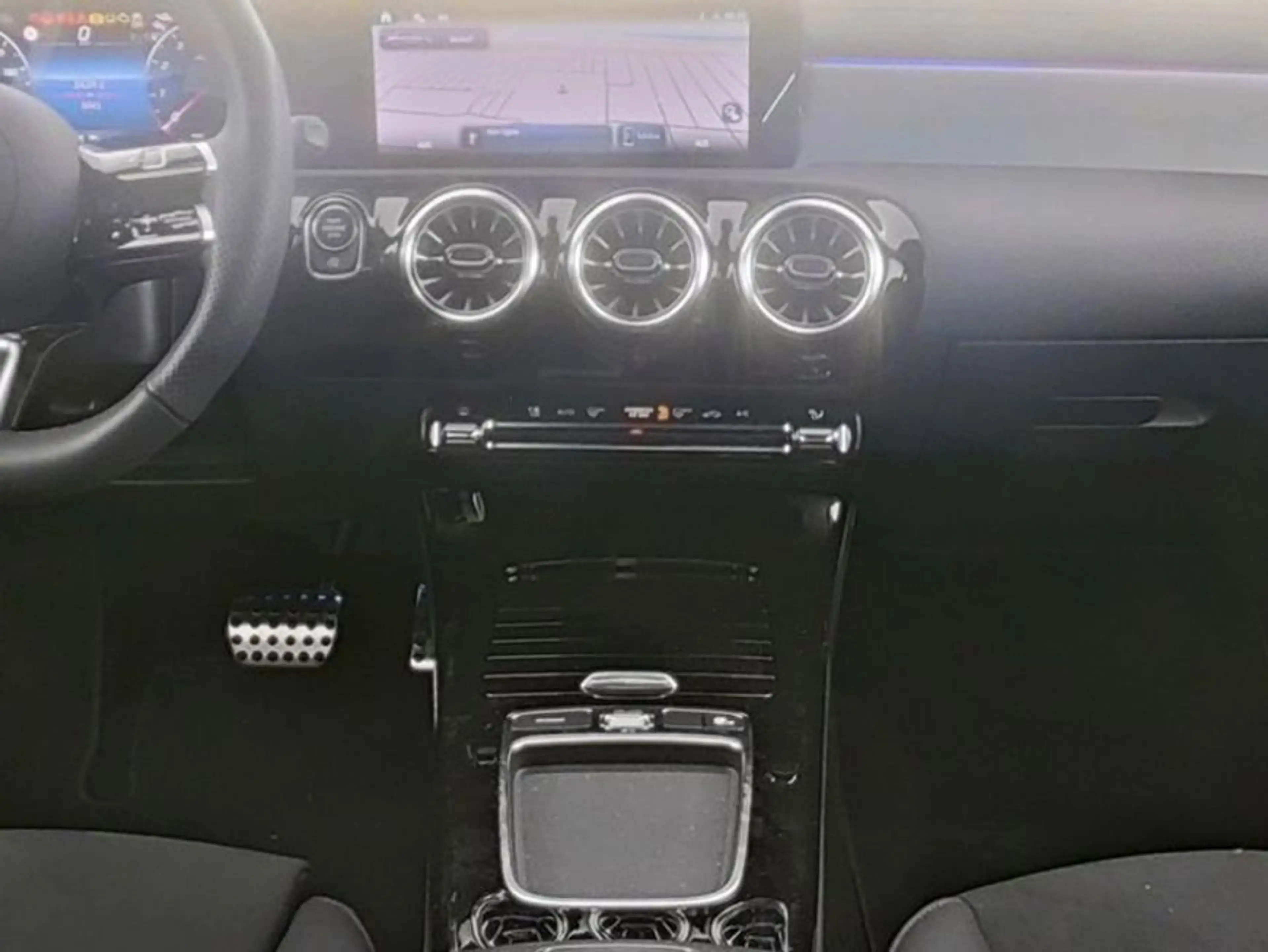 Mercedes-Benz CLA 200 CLA — photo 7