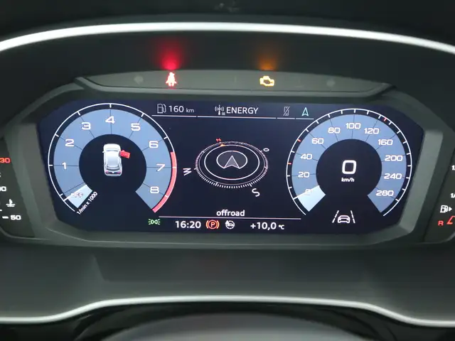 Audi Q3 view 12
