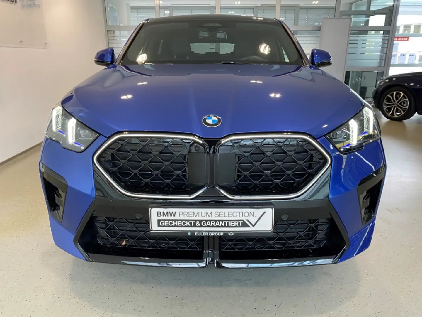 BMW X2 xDrive20d M Sport Pro 21'' IconGl Pano AHK H/K DAP Blau - 2