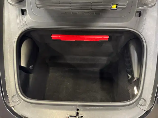 Porsche 911 view 14
