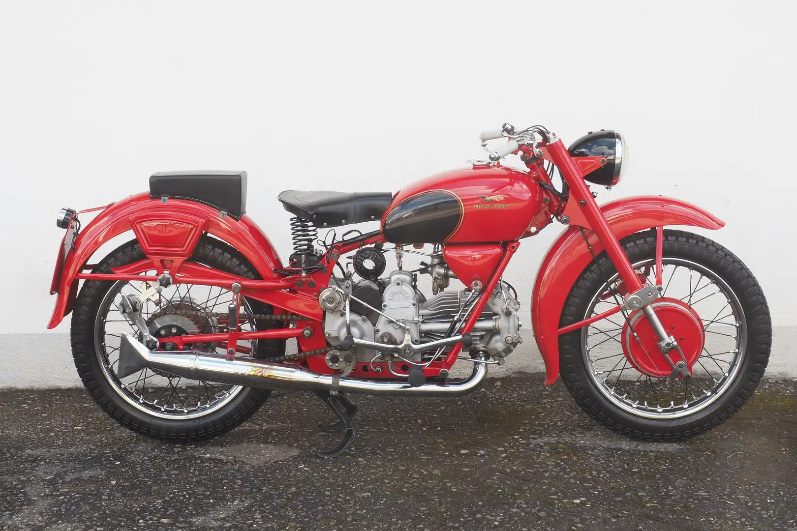 Moto Guzzi Falcone Rouge - 1