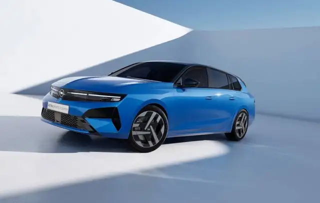 Opel Astra view 2