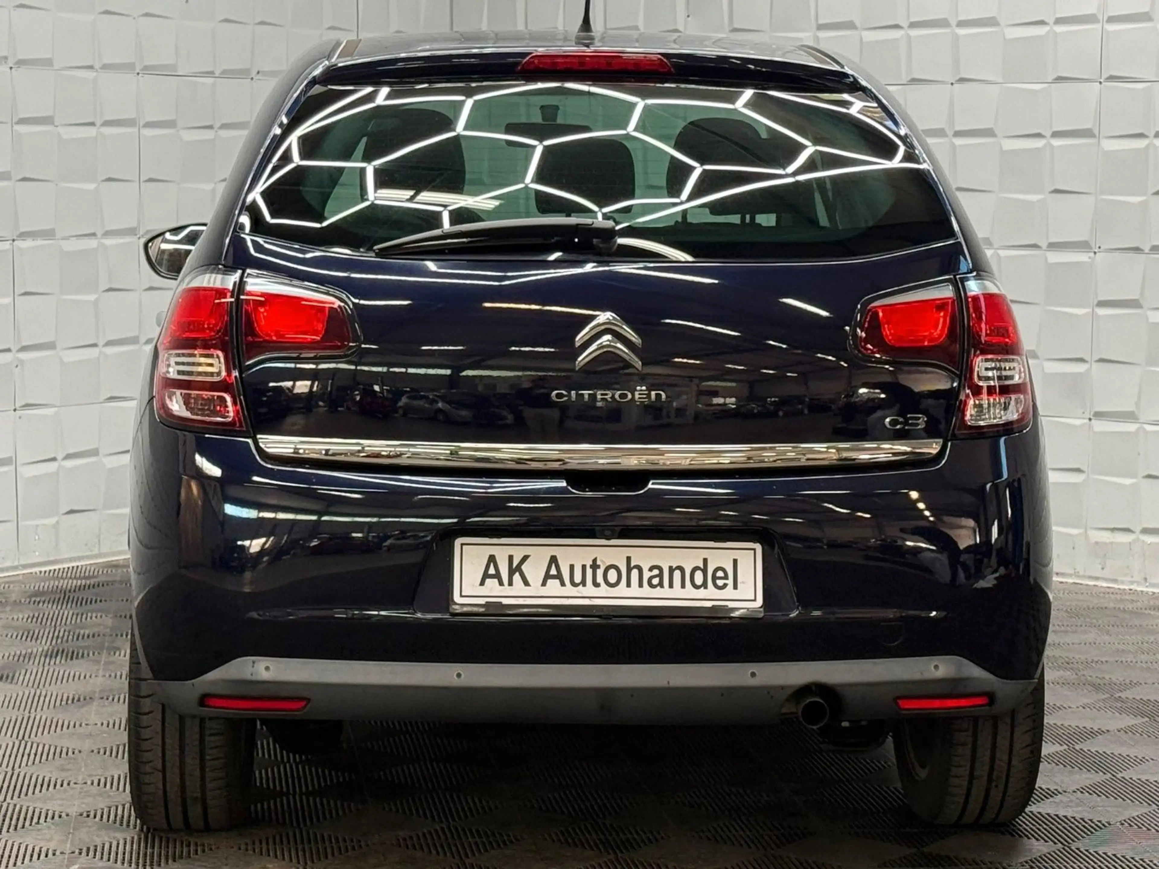 Citroen C3 Selection Klima Tempomat Kamera SHZ PDC — photo 5