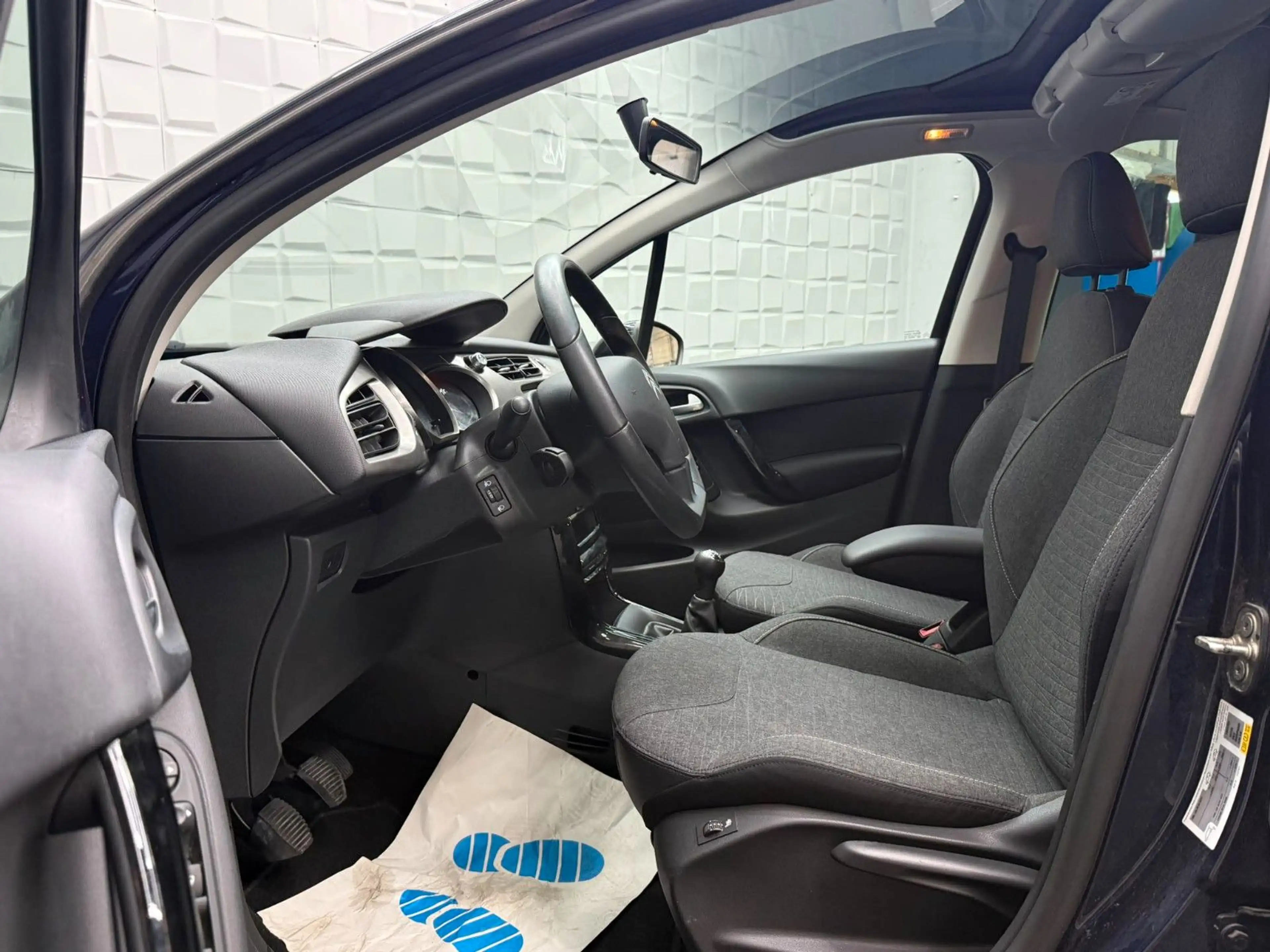 Citroen C3 Selection Klima Tempomat Kamera SHZ PDC — photo 8