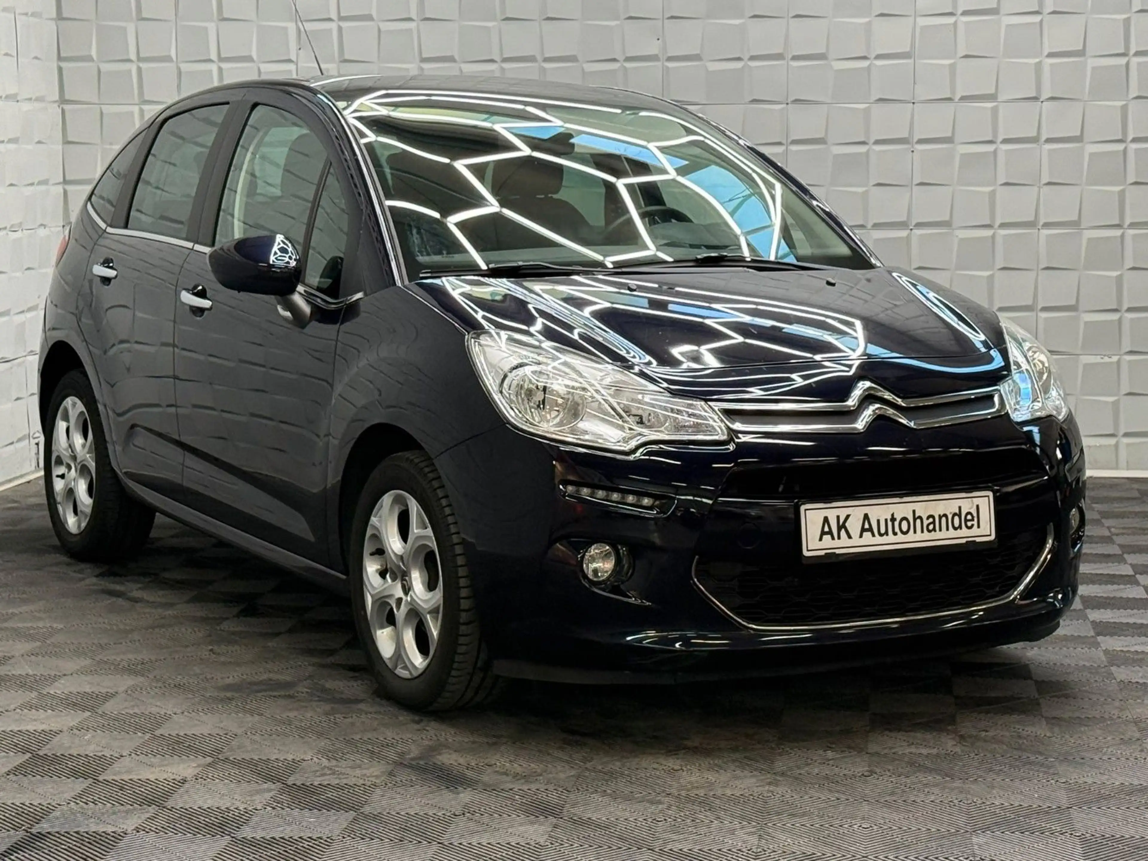 Citroen C3 Selection Klima Tempomat Kamera SHZ PDC — photo 3