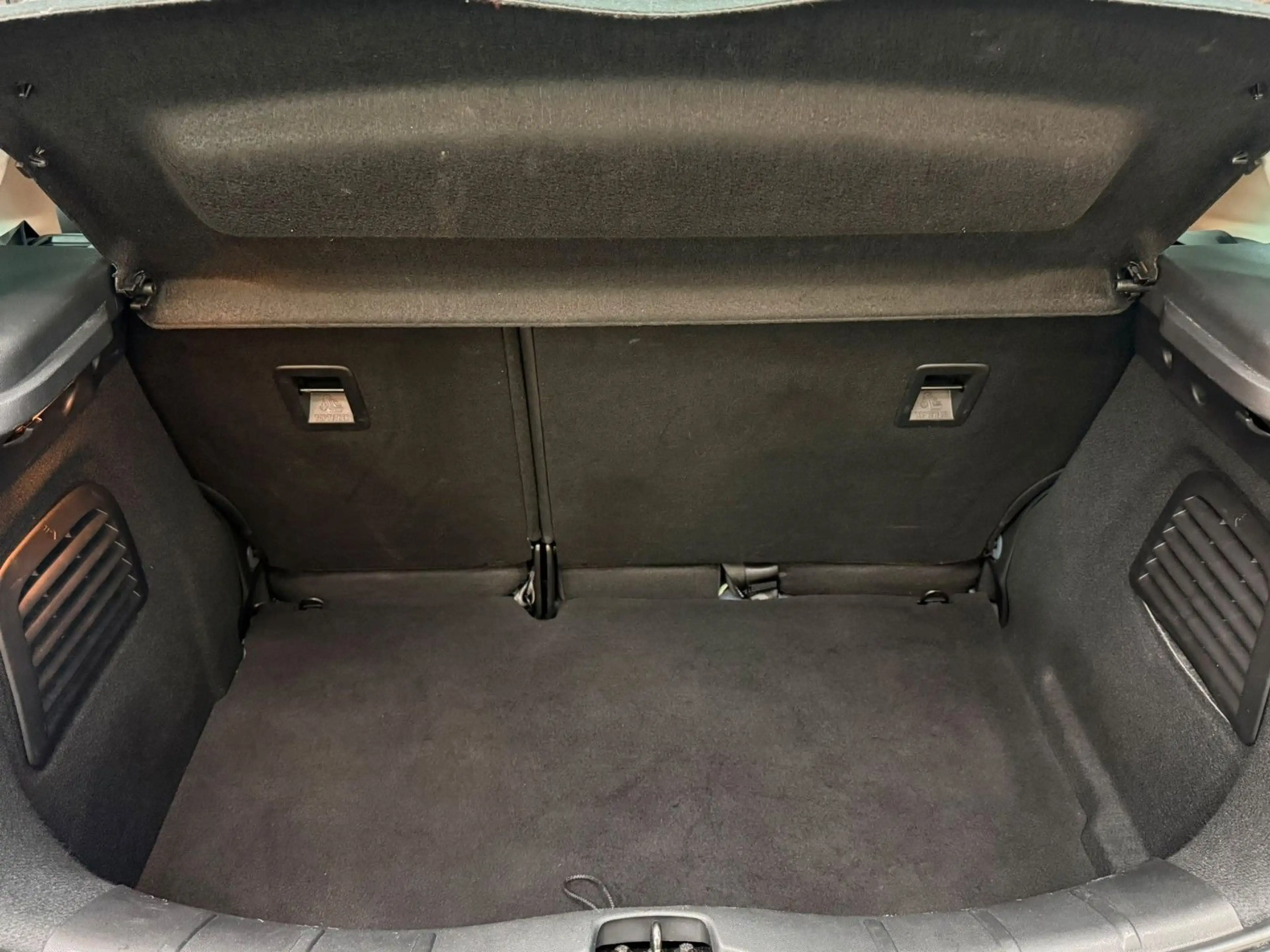 Citroen C3 Selection Klima Tempomat Kamera SHZ PDC — photo 13
