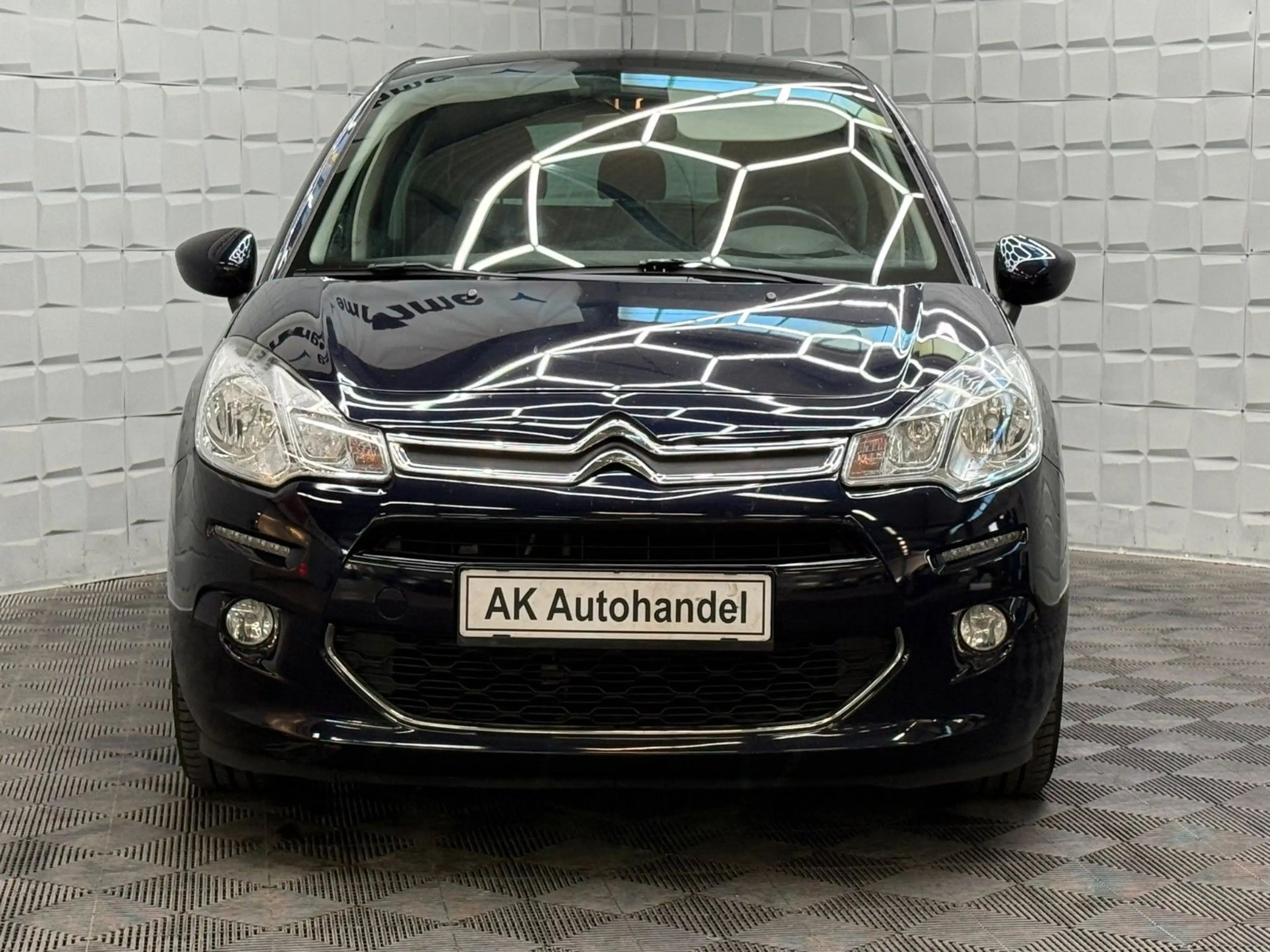 Citroen C3 Selection Klima Tempomat Kamera SHZ PDC — photo 2