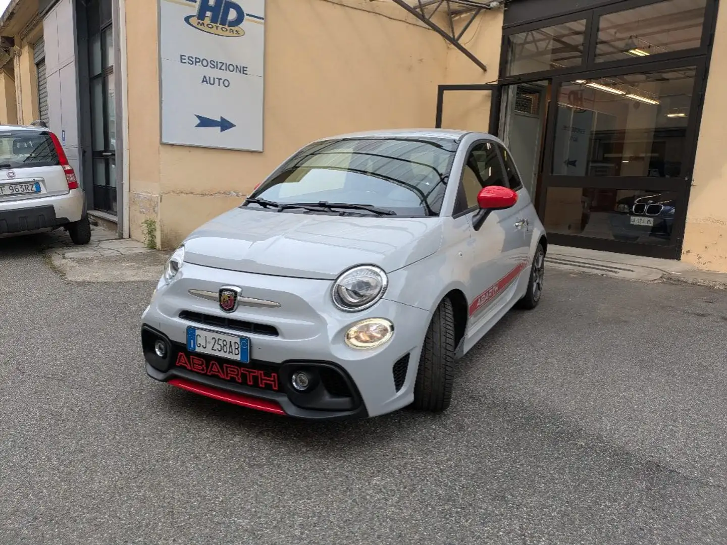 Abarth 595 1.4 Turbo T-Jet 145 CV Gris - 1