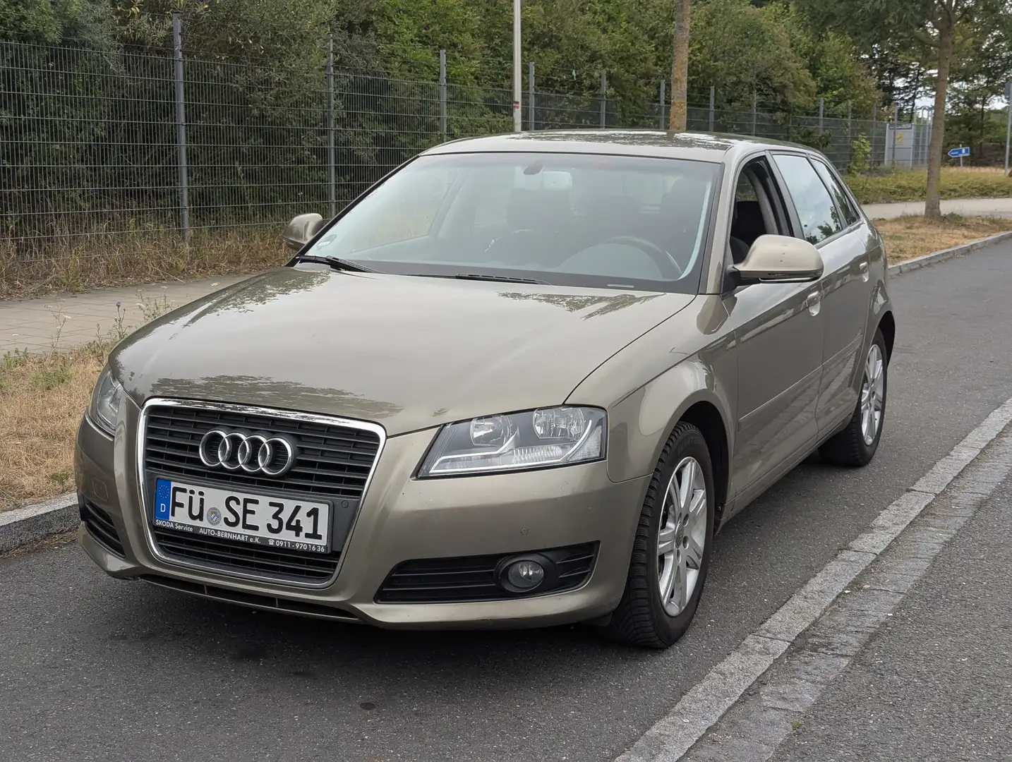 Audi A3 A3 Sportback 1.4 TFSI Sportback S tronic Ambiente Brun - 2