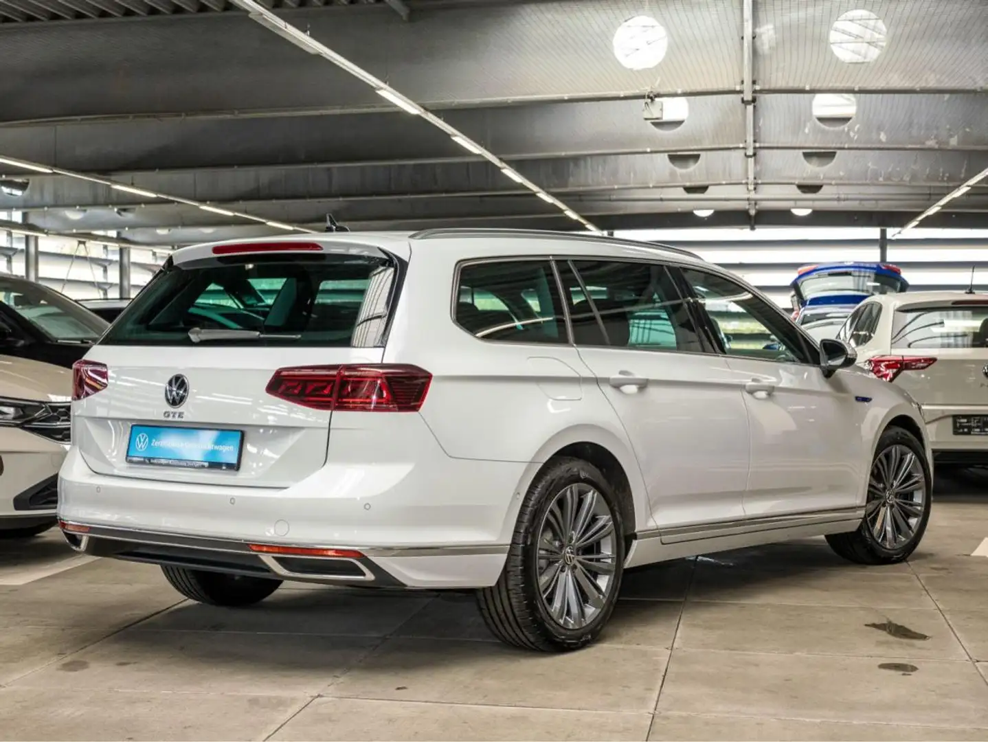 Volkswagen Passat Variant GTE 1.4 TSI Hybrid DSG Navi AHK Weiß - 2