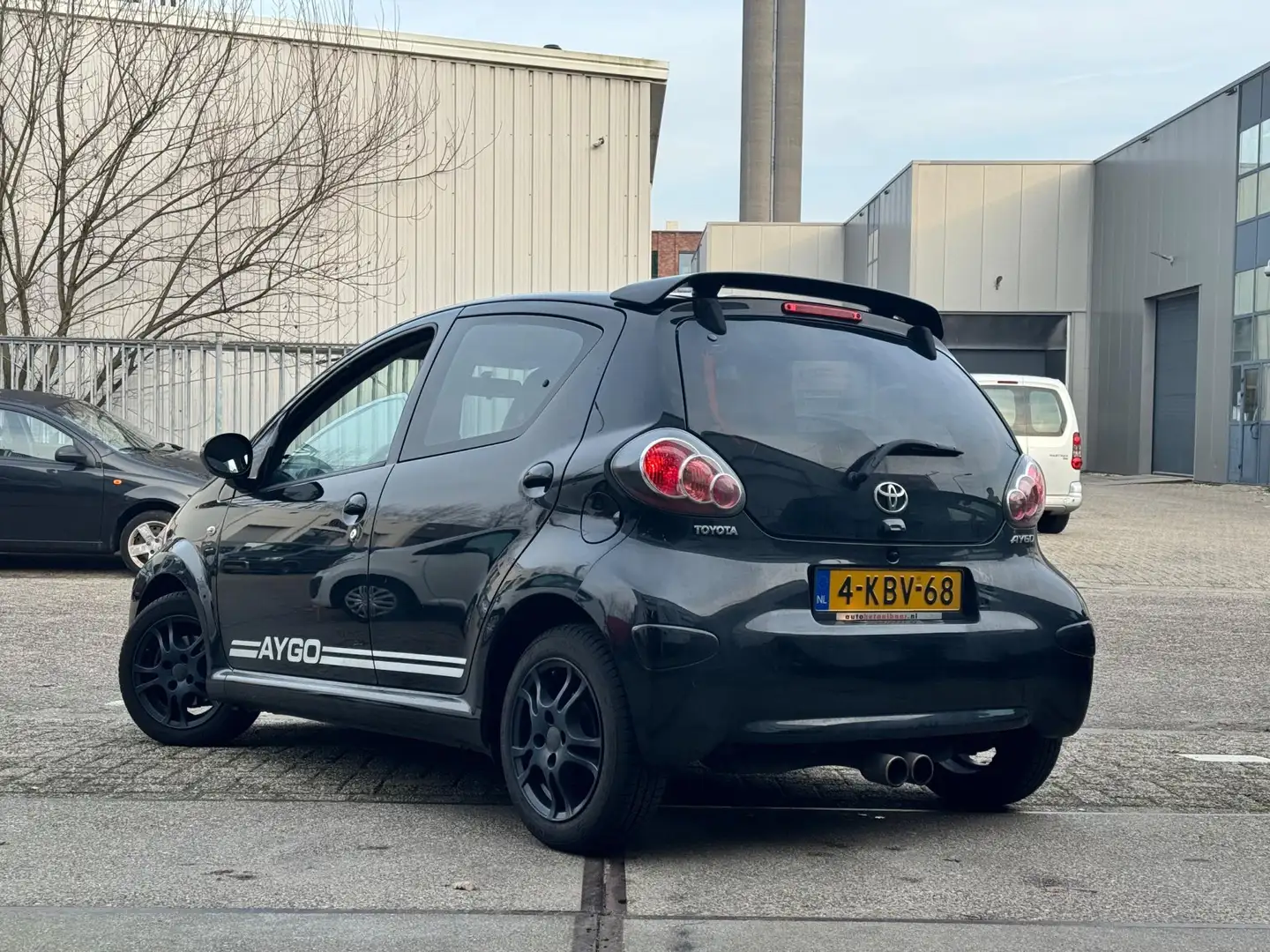Toyota Aygo 1.0|VVT-i|AIRCO|ELEK.RAMEN|SPORT UITLAAT|APK|2013| Schwarz - 2