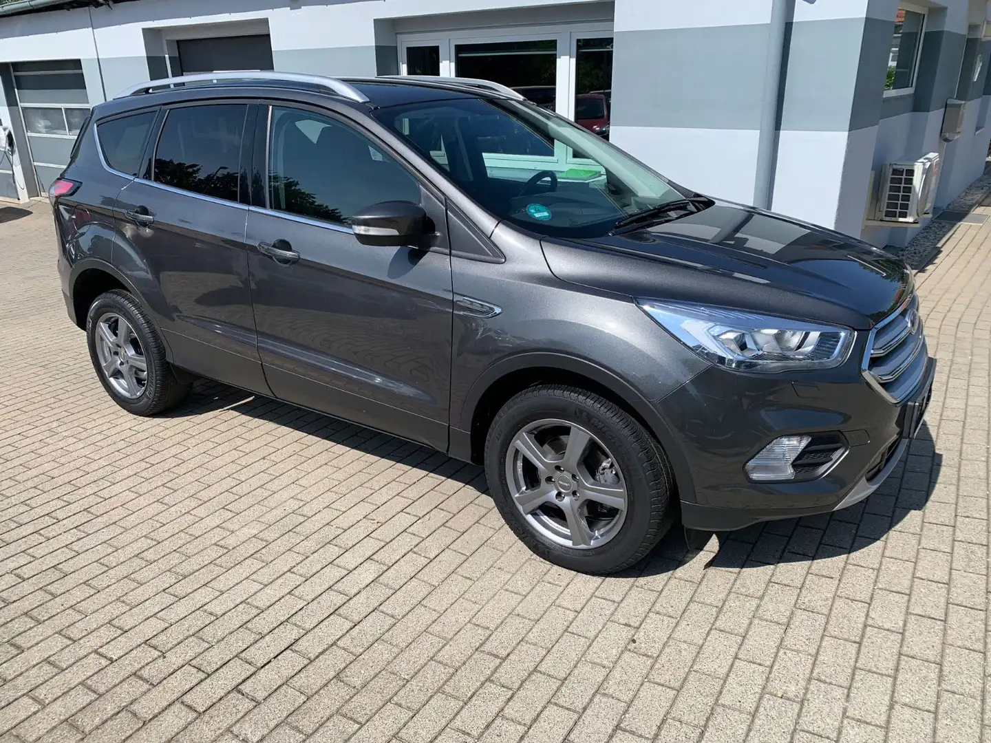 Ford Kuga Cool & Connect 1,5 EcoBoost Aut. LED 58TKM Gris - 1