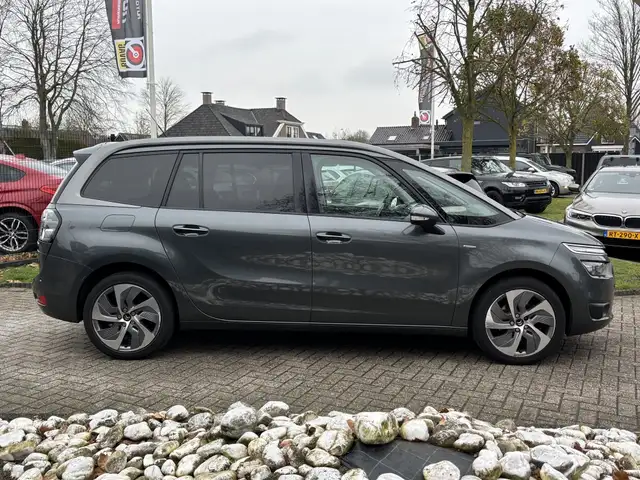 Citroen Grand C4 Picasso view 4