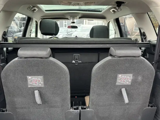Citroen Grand C4 Picasso view 12