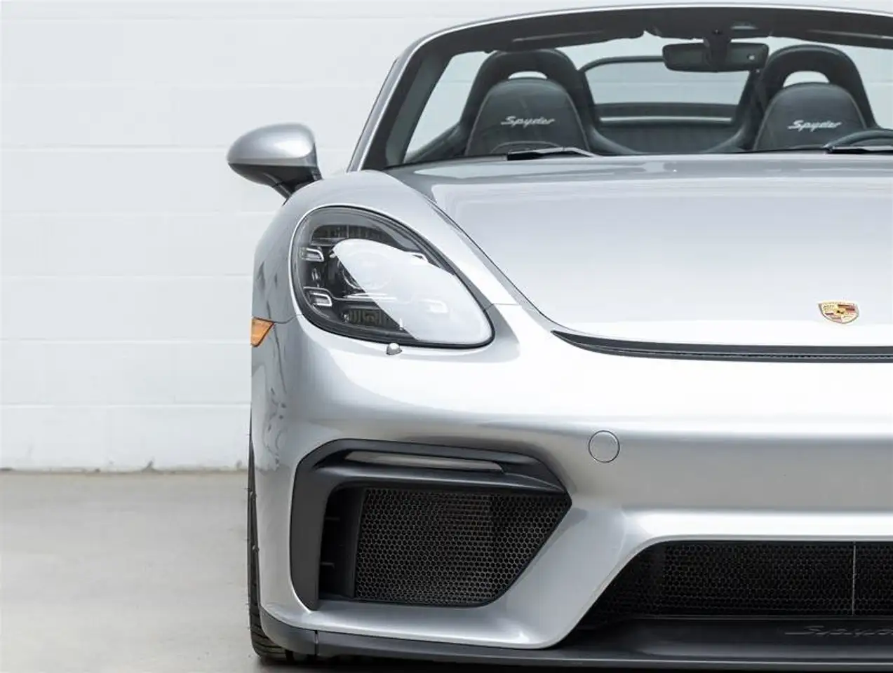 Porsche 718 Spyder снимка Porsche 718 Spyder