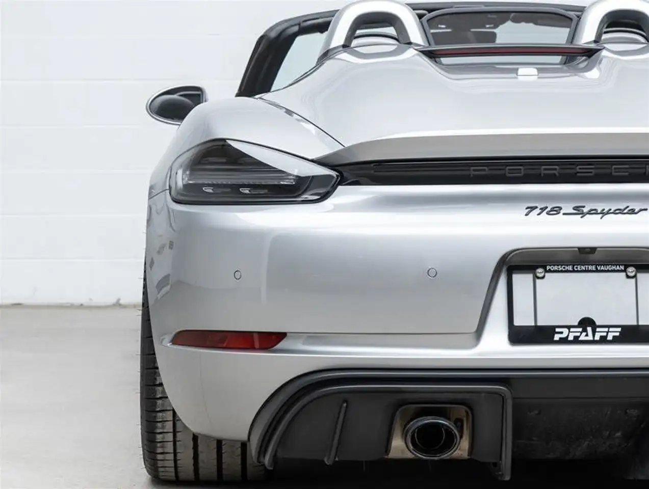Porsche 718 Spyder снимка Porsche 718 Spyder