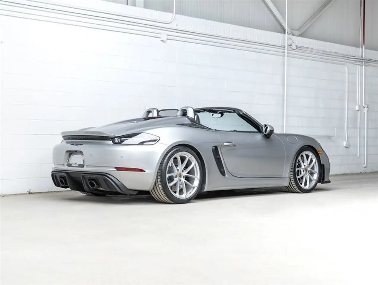 Porsche 718 Spyder снимка Porsche 718 Spyder