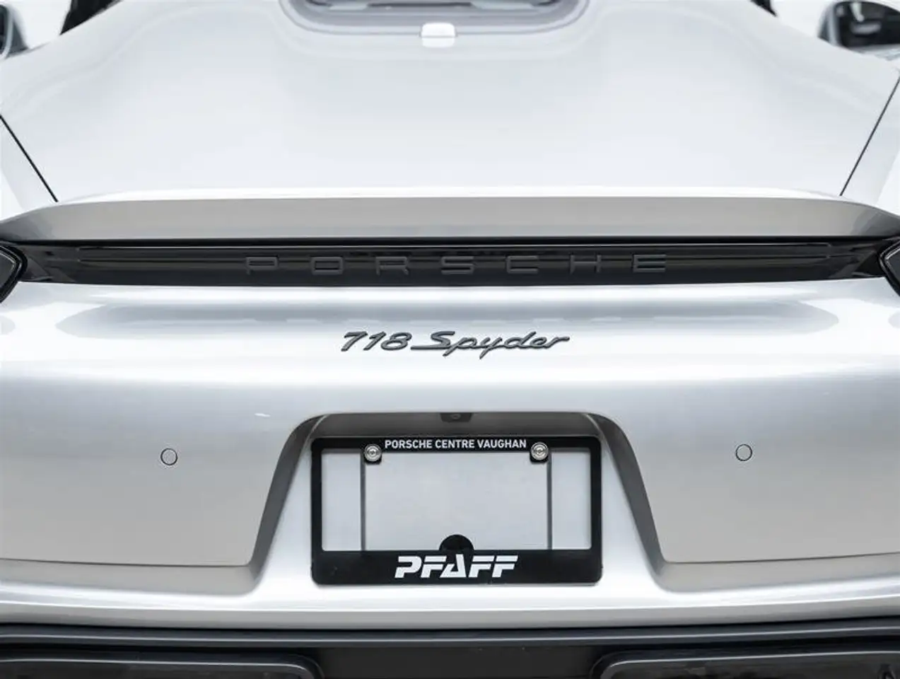 Porsche 718 Spyder снимка Porsche 718 Spyder