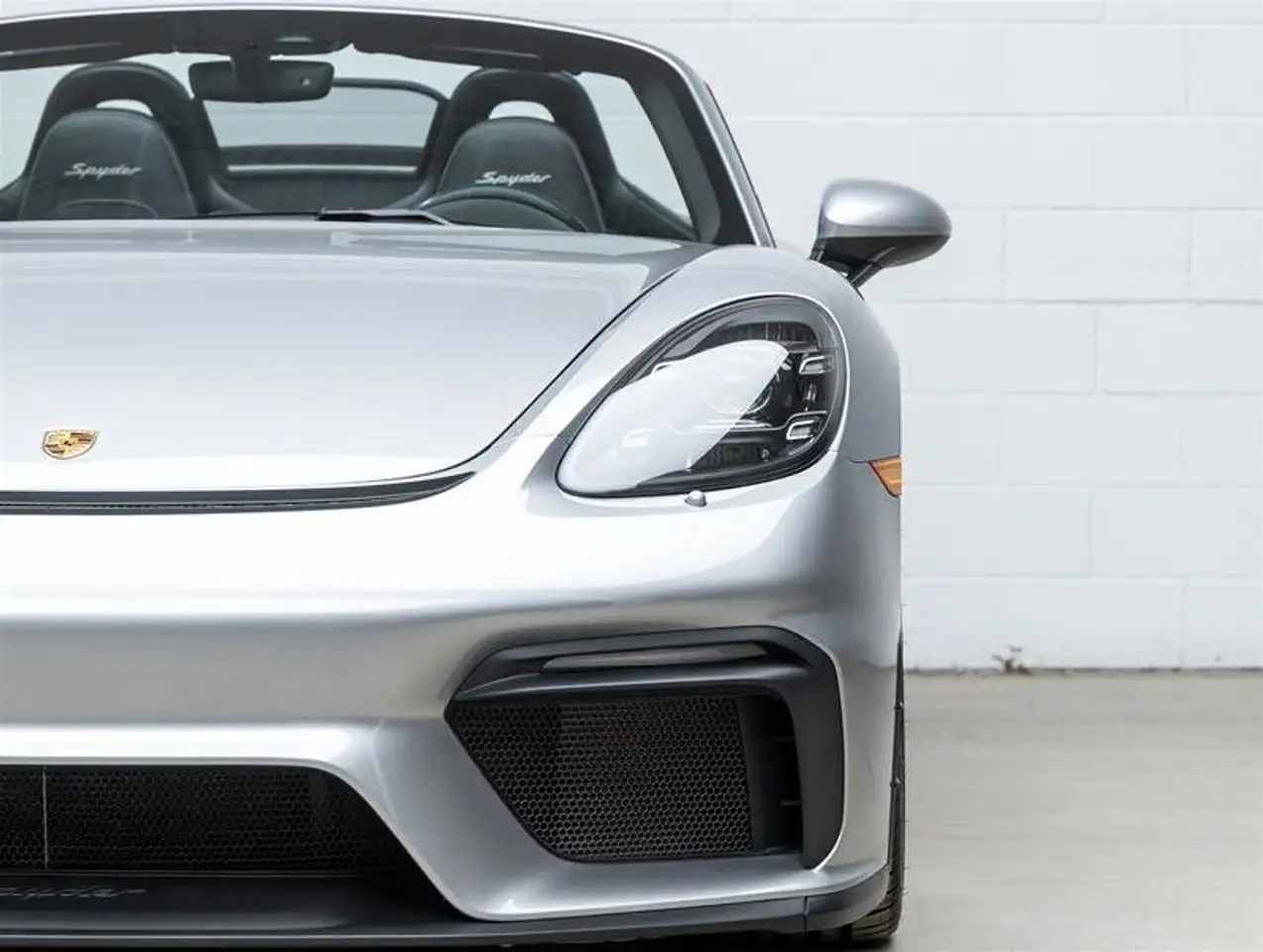 Porsche 718 Spyder снимка Porsche 718 Spyder