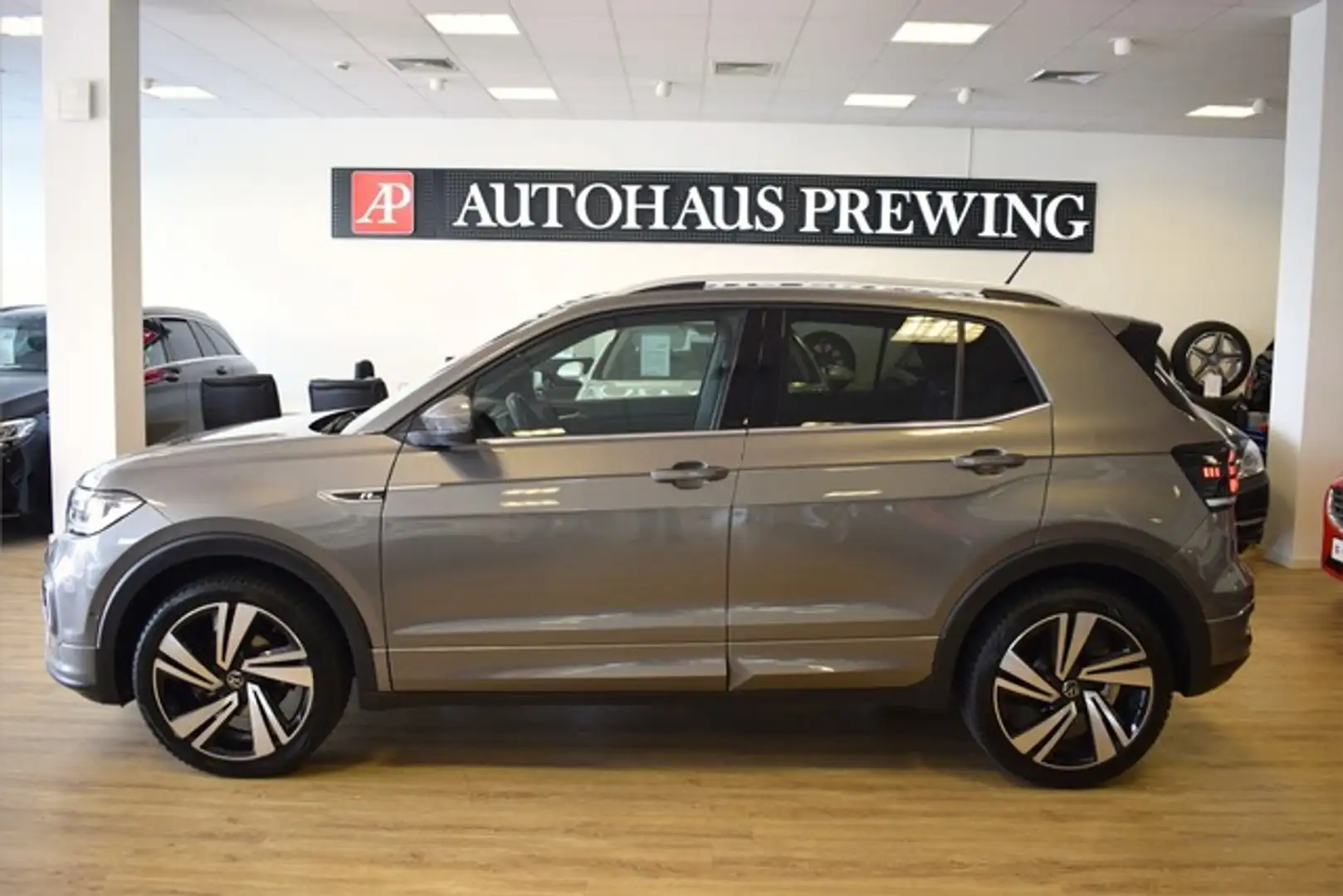 Volkswagen T-Cross 1.5 TSI R-LINE/ACC/TOTW./MTL.RATE 197,- Grijs - 2