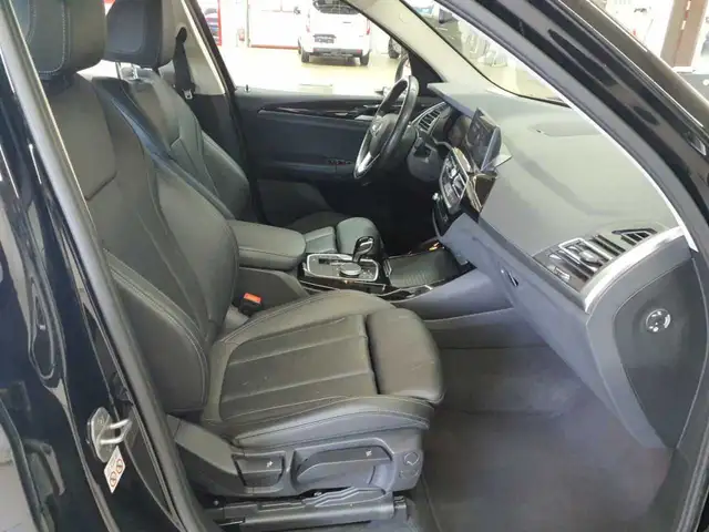 BMW X3 view 7