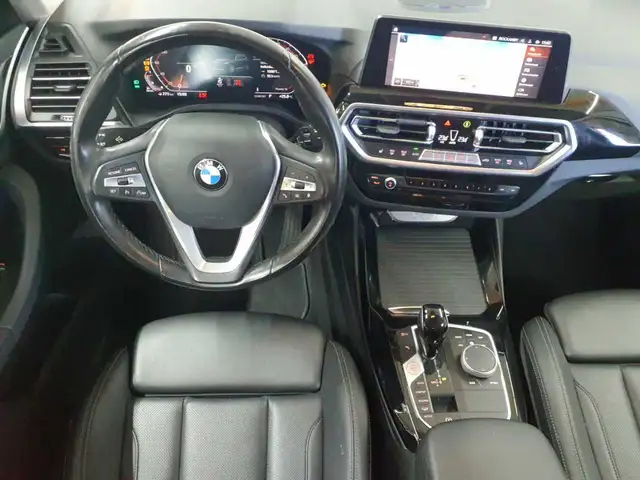 BMW X3 view 9