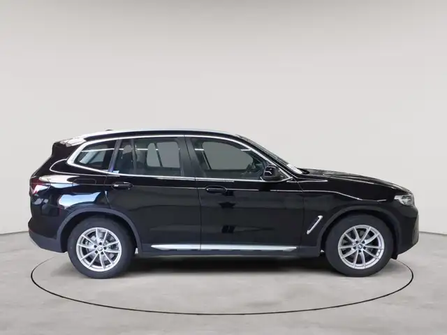 BMW X3 view 3