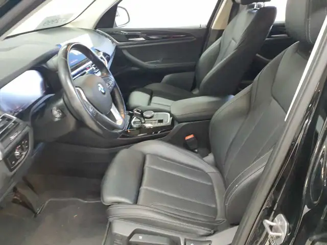 BMW X3 view 8