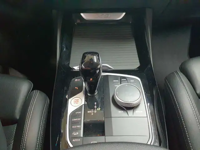 BMW X3 view 10