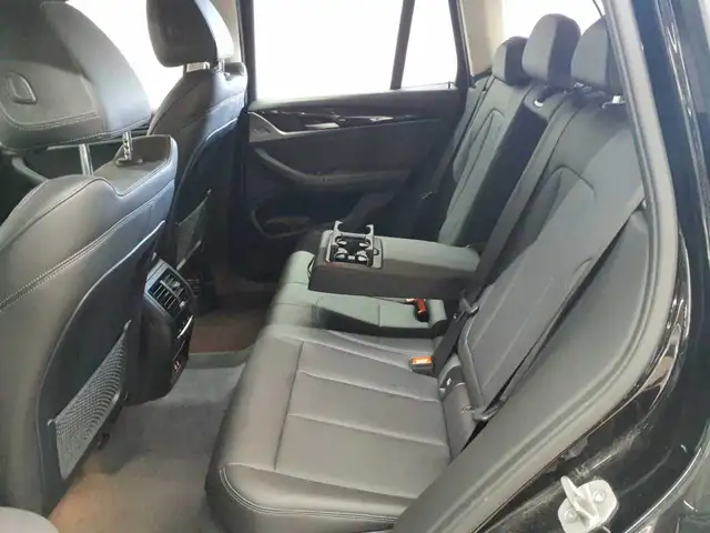 BMW X3 view 14