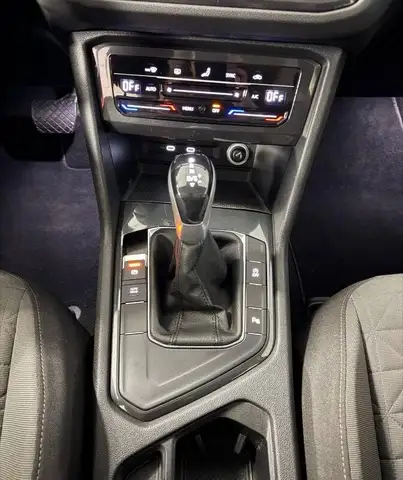 Volkswagen Tiguan view 13