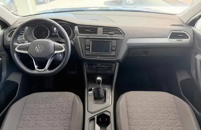 Volkswagen Tiguan view 11