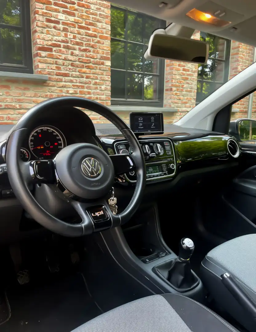 Volkswagen up! black! - 2