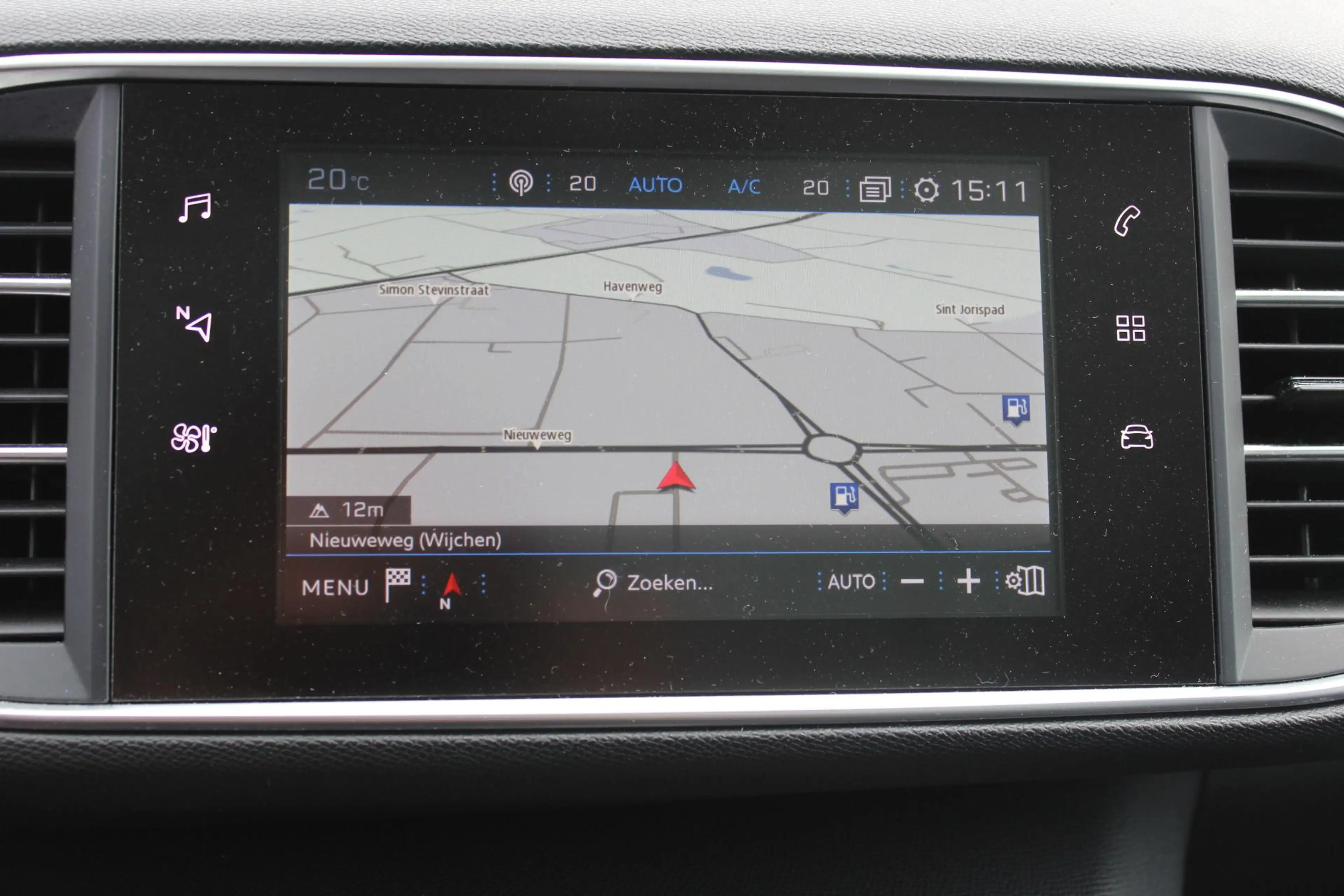 Peugeot 308 1.2 PureTech Blue Lease Executive — photo 14